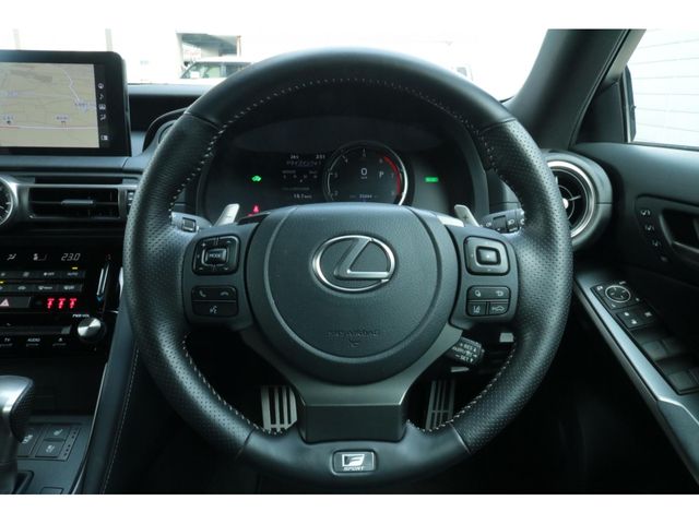 LEXUS IS300h