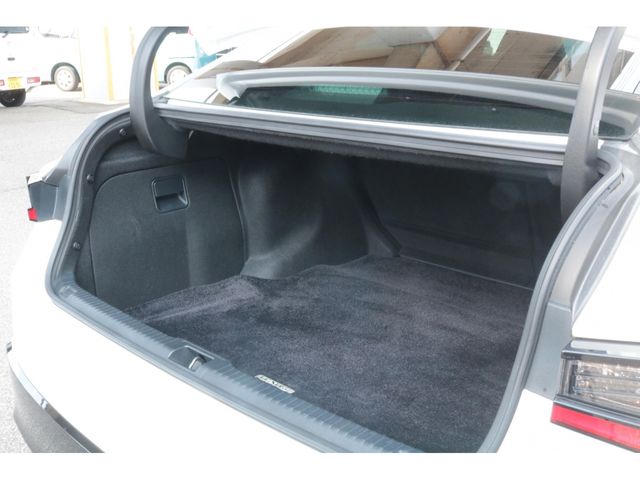 LEXUS IS300h