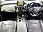 CROWN sedan hybrid