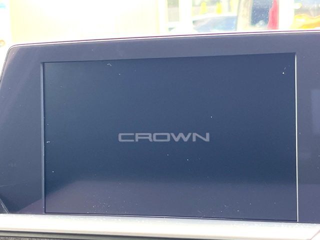 CROWN sedan hybrid