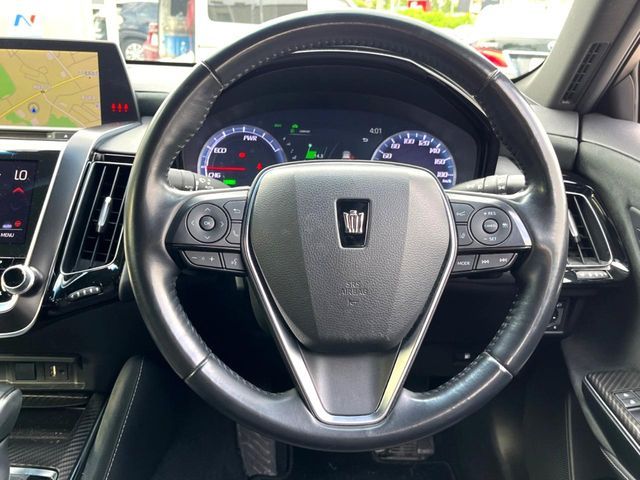 CROWN sedan hybrid