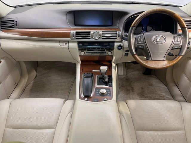 LEXUS LS600h