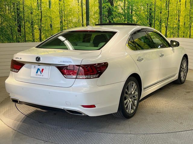 LEXUS LS600h
