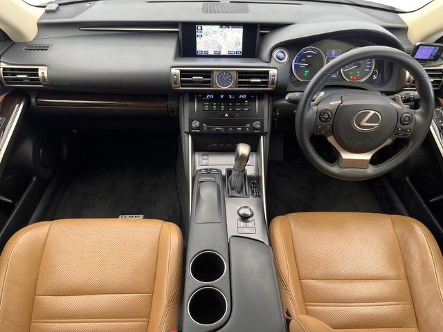 LEXUS IS300h