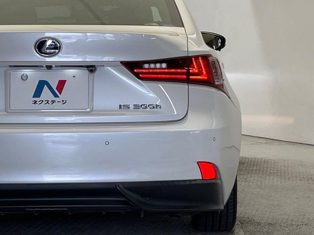 LEXUS IS300h