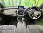 CROWN sedan hybrid