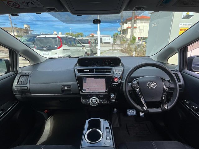 PRIUS Alpha