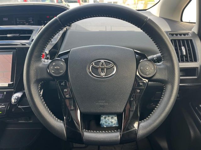 PRIUS Alpha
