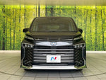 VOXY HYBRID