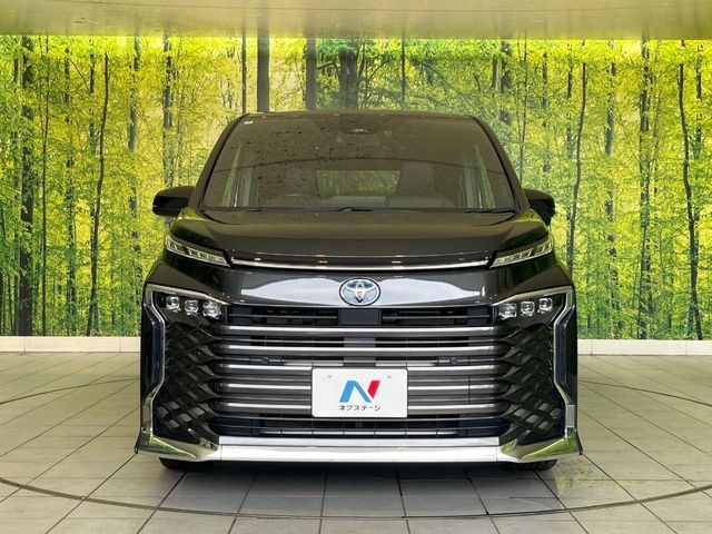 VOXY HYBRID