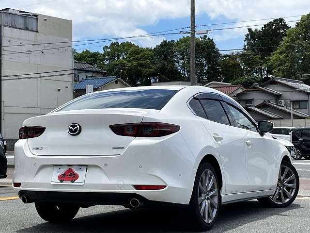MAZDA3 SEDAN