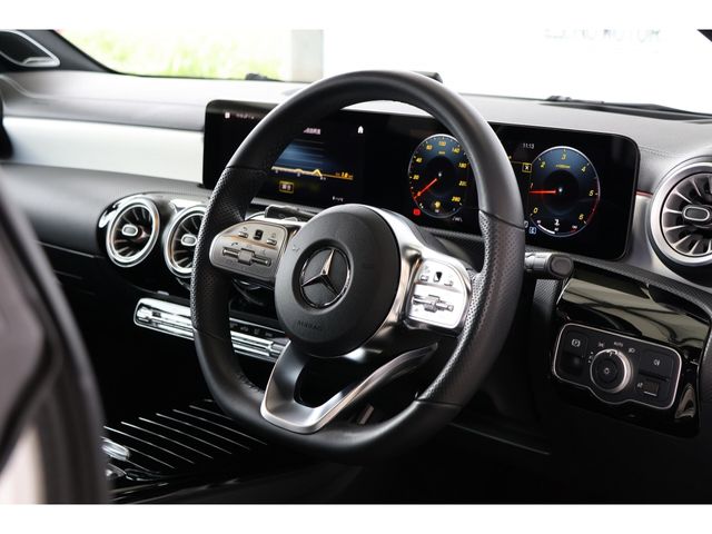 MERCEDES BENZ CLA Shooting Brake