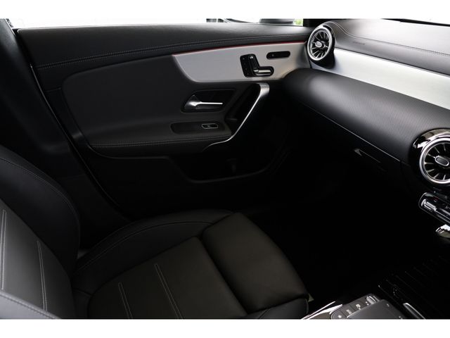 MERCEDES BENZ CLA Shooting Brake