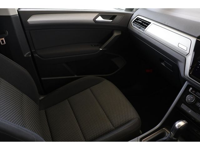 VOLKSWAGEN GOLF TOURAN
