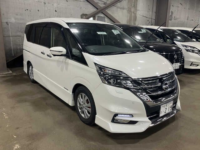 SERENA  S-HYBRID 4WD