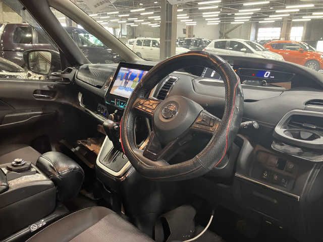 SERENA S-HYBRID 4WD