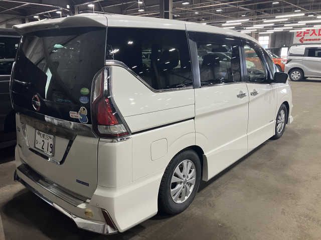 SERENA S-HYBRID 4WD