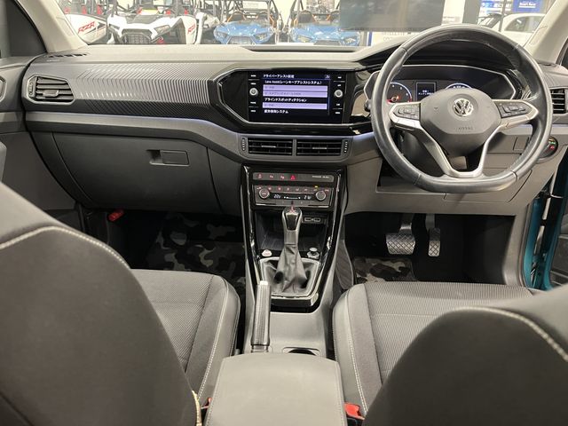 VOLKSWAGEN T-Cross