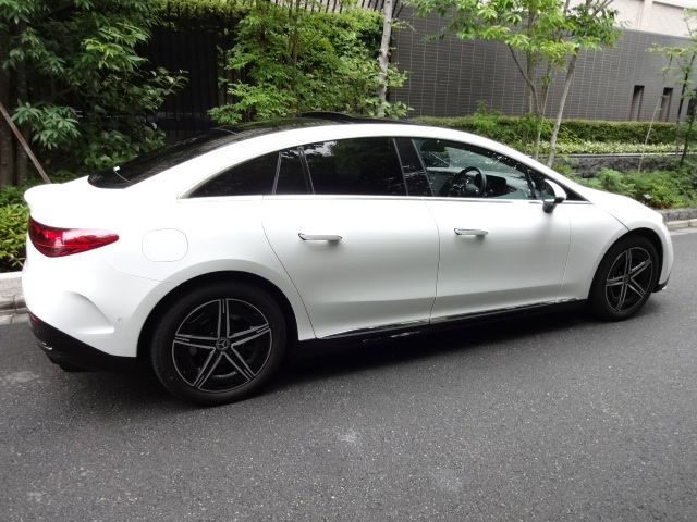 MERCEDES BENZ EQE