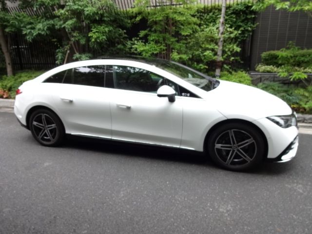 MERCEDES BENZ EQE