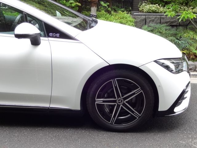MERCEDES BENZ EQE
