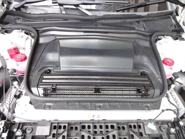 MERCEDES BENZ EQE