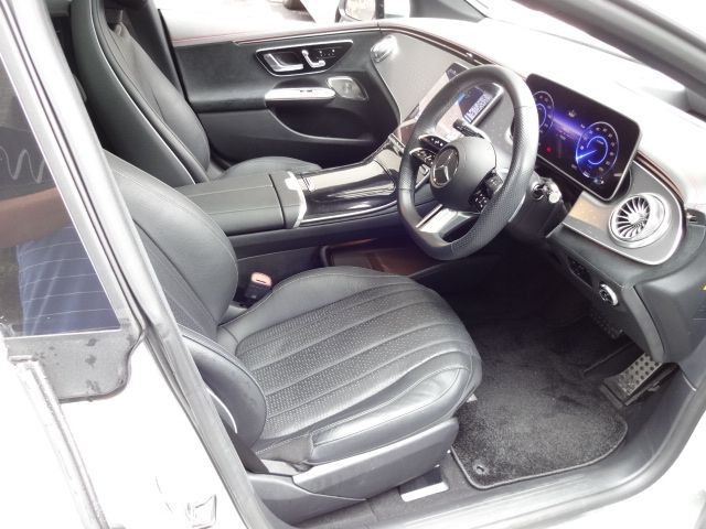 MERCEDES BENZ EQE