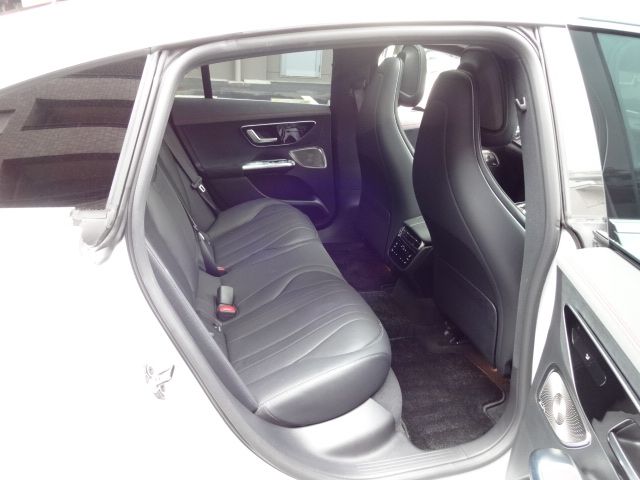 MERCEDES BENZ EQE