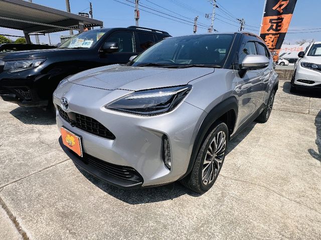 YARIS CROSS HYBRID