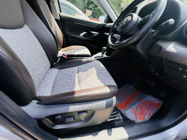 YARIS CROSS HYBRID