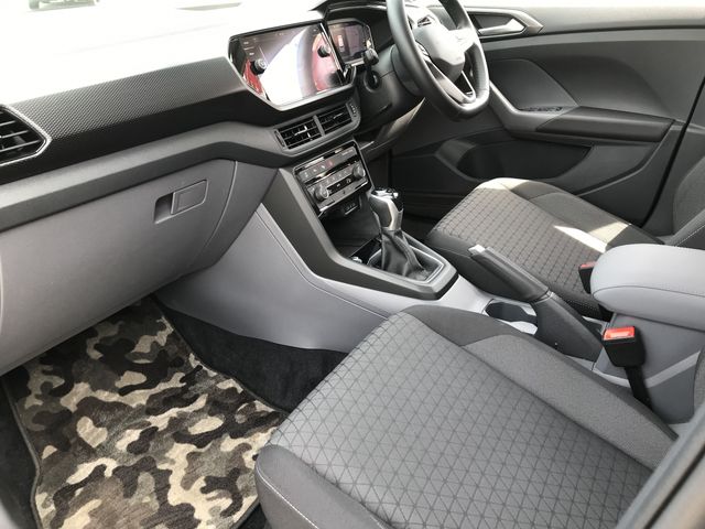 VOLKSWAGEN T-Cross