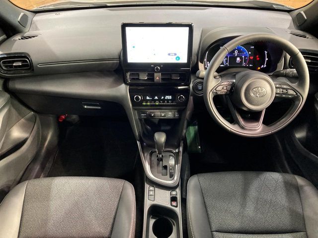 YARIS CROSS