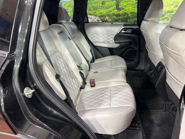 OUTLANDER PHEV