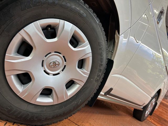 HIACE van 4WD