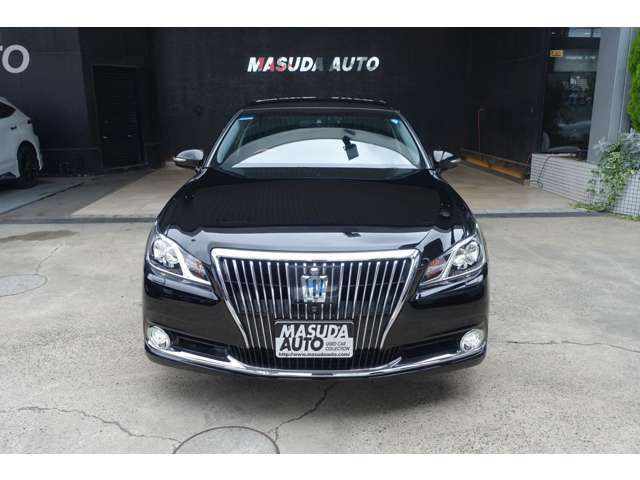 CROWN MAJESTA HYBRID 4WD