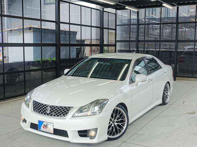 CROWN sedan