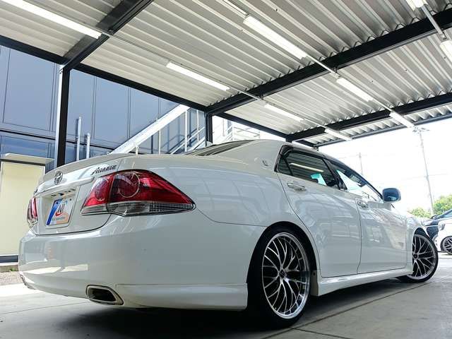 CROWN sedan