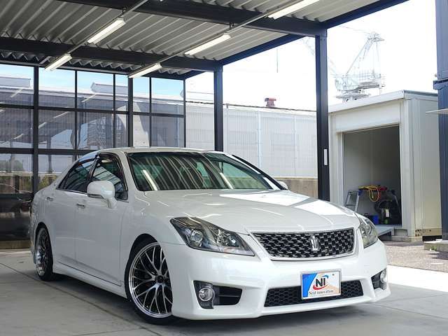 CROWN sedan