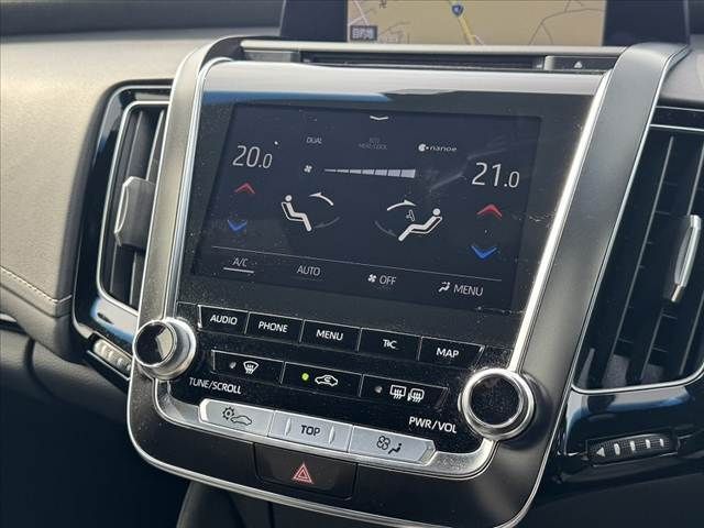CROWN sedan hybrid