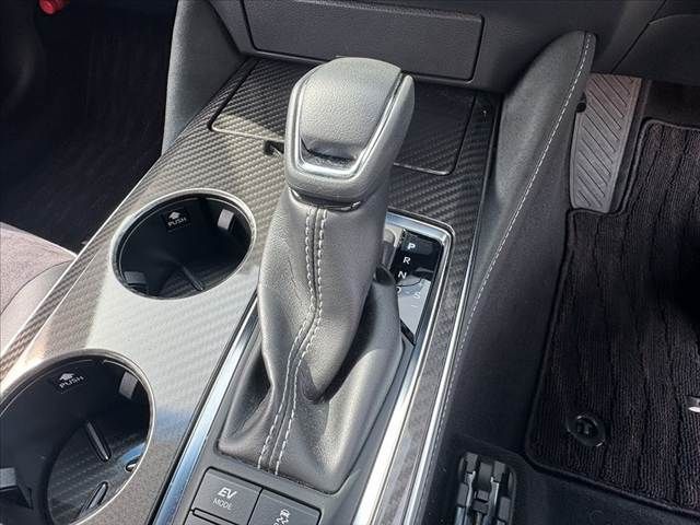 CROWN sedan hybrid