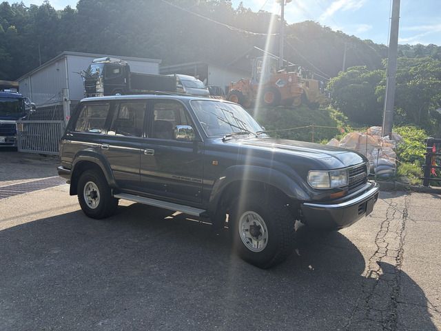 LANDCRUISER van