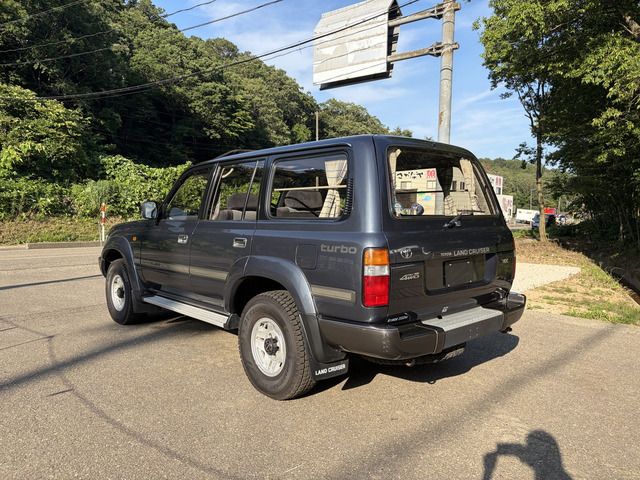 LANDCRUISER van