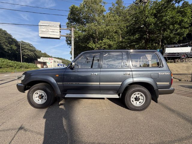 LANDCRUISER van