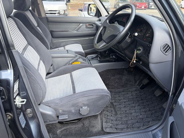 LANDCRUISER van