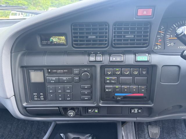 LANDCRUISER van