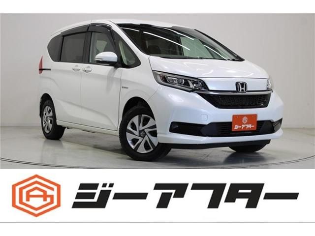 FREED plus HYBRID 4WD