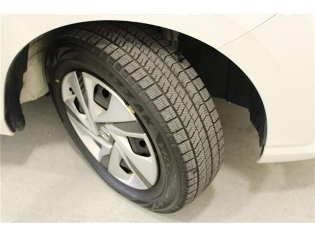 FREED plus HYBRID 4WD