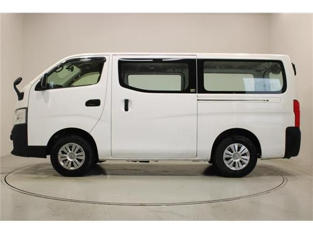 NV350 CARAVAN 4WD
