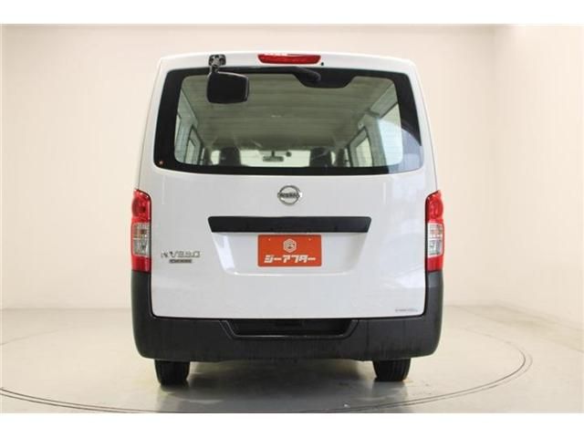 NV350 CARAVAN 4WD