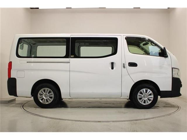 NV350 CARAVAN 4WD
